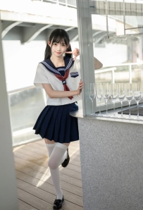 桜の制服を着たかわいい女子高生    #制服写真集 #和風 #JKガール